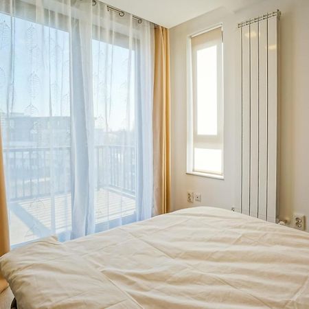Bright Apartments Moments Away From Herastrau Park, Mall And Metro Bukarest Exterior foto