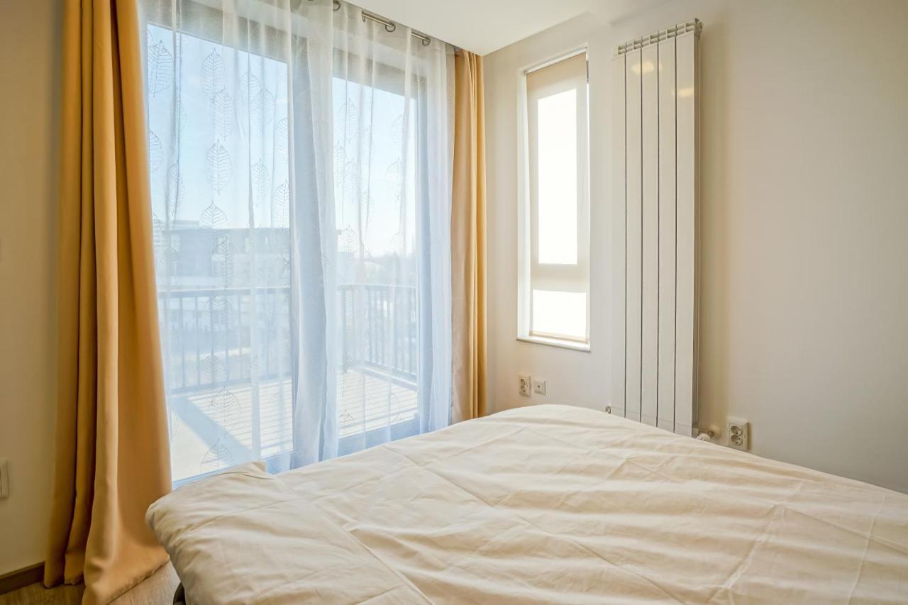 Bright Apartments Moments Away From Herastrau Park, Mall And Metro Bukarest Exterior foto