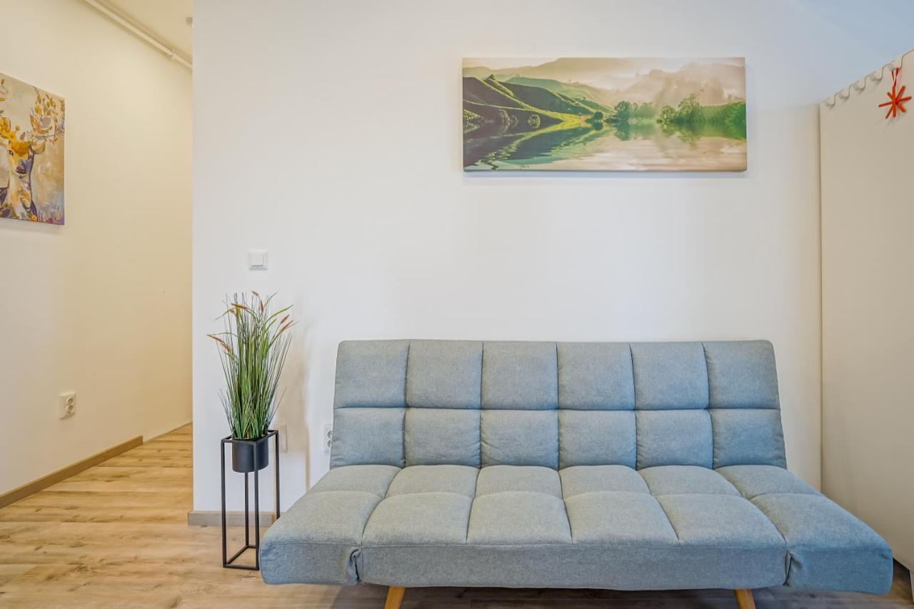 Bright Apartments Moments Away From Herastrau Park, Mall And Metro Bukarest Exterior foto