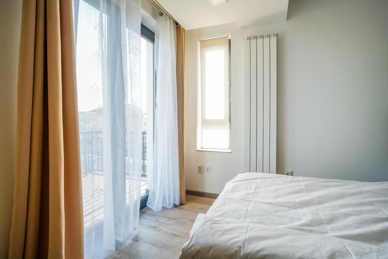 Bright Apartments Moments Away From Herastrau Park, Mall And Metro Bukarest Exterior foto