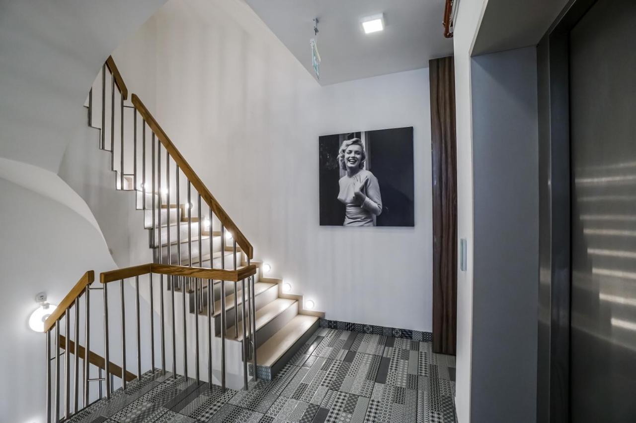 Bright Apartments Moments Away From Herastrau Park, Mall And Metro Bukarest Exterior foto