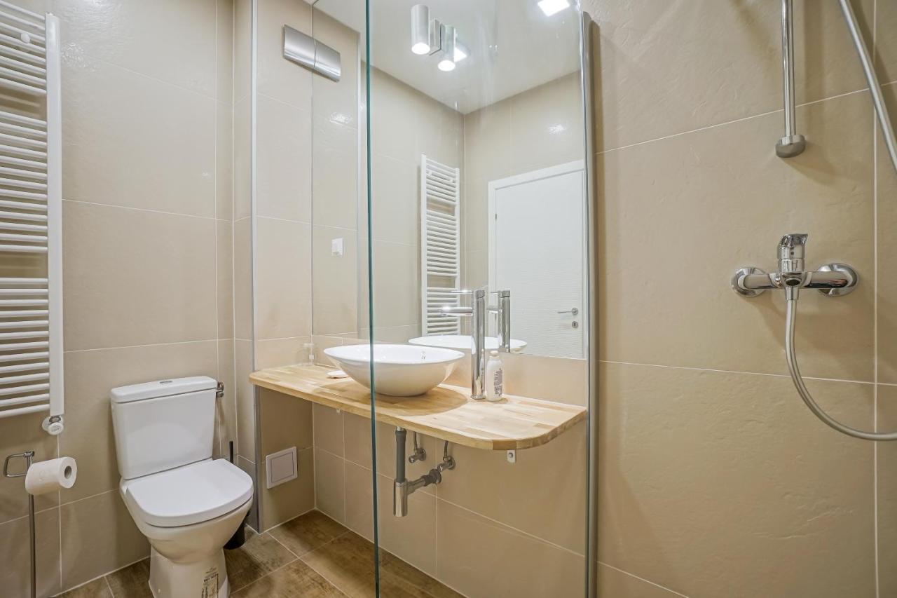 Bright Apartments Moments Away From Herastrau Park, Mall And Metro Bukarest Exterior foto