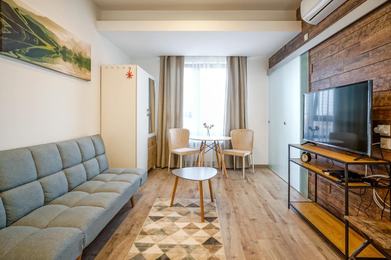 Bright Apartments Moments Away From Herastrau Park, Mall And Metro Bukarest Exterior foto